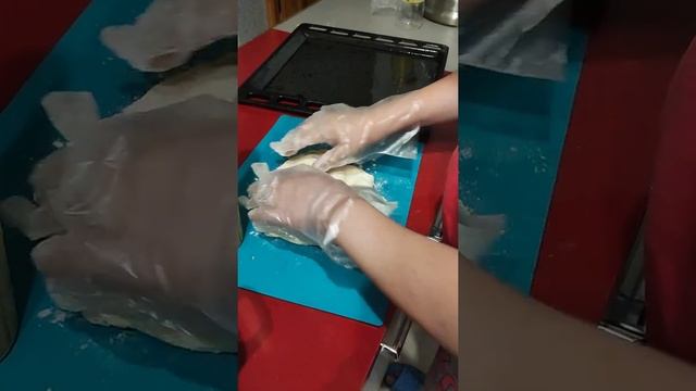 Как раскатать тесто в круг смотреть онлайн