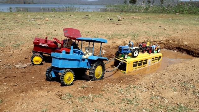 Школьный автобус застрял в глубокой луже смотреть онлайн