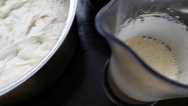 Готовимся к Пасхе.Пеку куличи,крашу яйца. смотреть онлайн