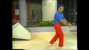 Как научиться играть в боулинг. Видеоурок . (часть 1)