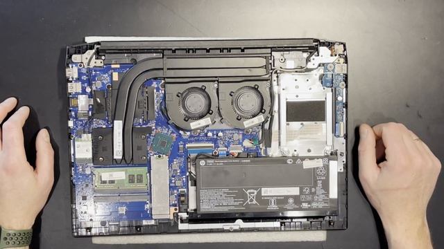 Как установить SSD в ноутбук HP Pavilion Gaming Laptop - 16-a0035nr смотреть онлайн