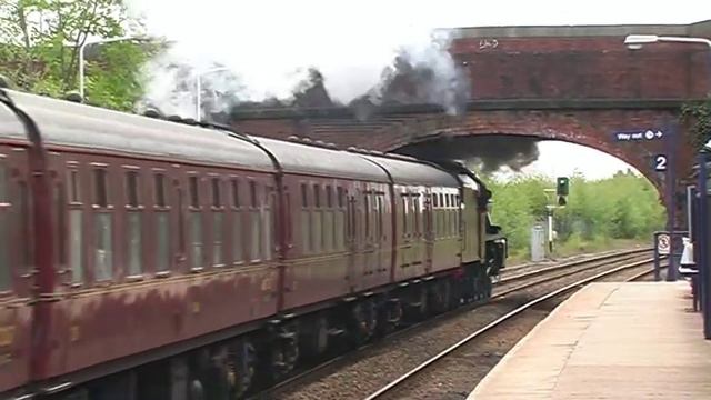 LMS Jubilee 4-6-0 45699 Galatea on a loaded test run, Lostock Hall Station, 14th May 2013 смотреть онлайн