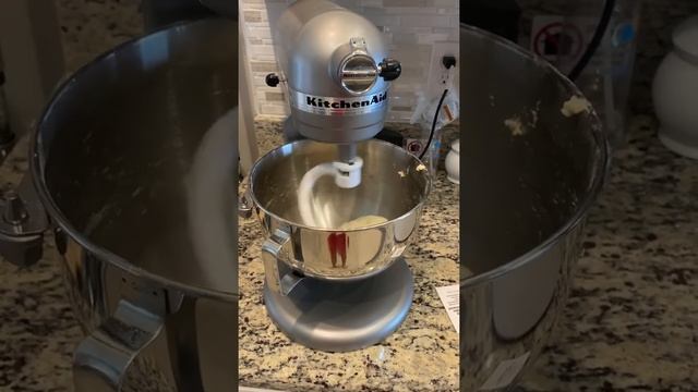 Is this how the new kitchenaid pro mixer should sound? смотреть онлайн