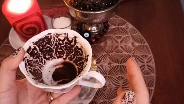 ГАДАНИЕ НА КОФЕЙНОЙ ГУЩЕ/ЧАШКА ДНЯ, ПОДСКАЗКИ смотреть онлайн