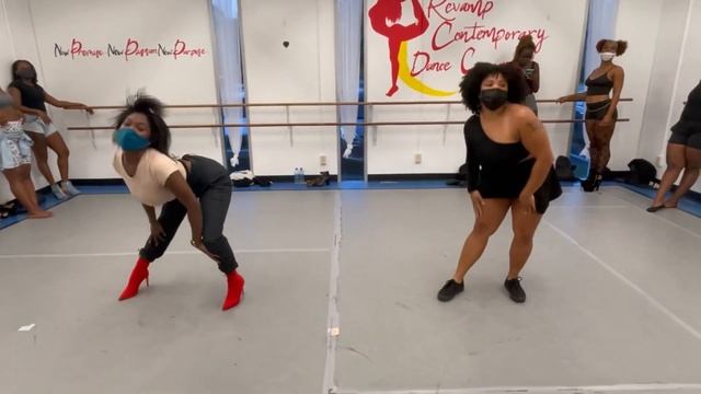 On It - Jazmine Sullivan & Ari Lennox | Dance With Deanna | Icon Heeling | Sensual Heels Class смотреть онлайн