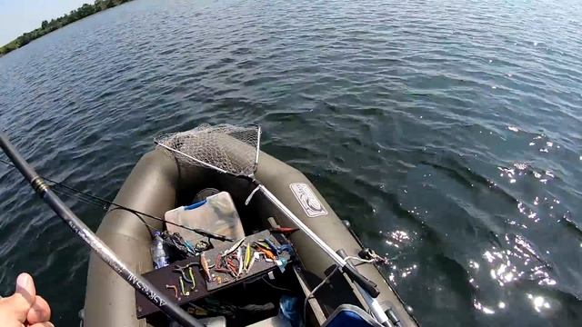 Рыбалка на Щуку на НОВОМ Водоёме. Где стоит щука. Рыбалка на спиннинг. смотреть онлайн