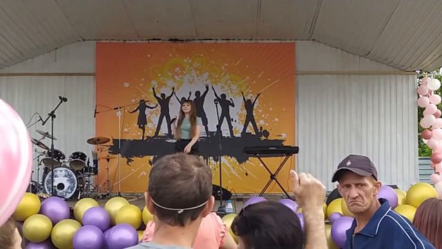 Ниночка Сарасова - Между нами любовь/Лето (Cover Serebro/Тиша - Live,2022) смотреть онлайн