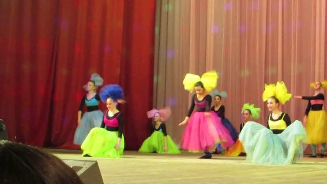 Танец "Потанцуем - пошалим". ДК. 02.03.2016. (Варя) смотреть онлайн
