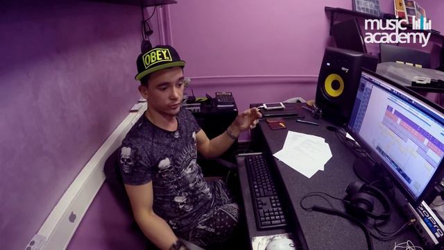 In studio with Tony Moss #2 смотреть онлайн