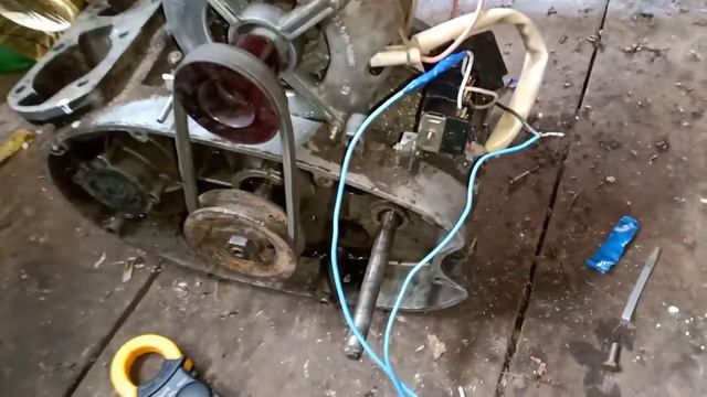 электромотоцикл ИЖ за 0 рублей своими руками. Часть 3 первый запуск смотреть онлайн