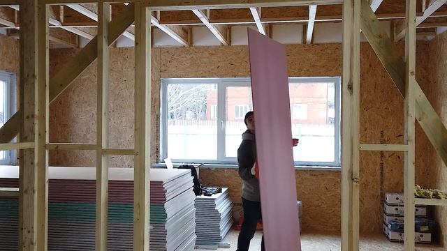 Монтаж гипсокартона на стены в деревянном доме своими руками | КАК Построить Дом? смотреть онлайн