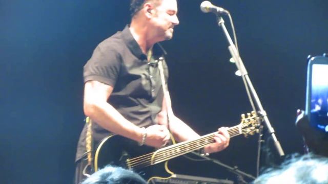 Максим Леонидов и Hippoband 20лет Попурри часть 1 (01.07.2016 Yotaspace) смотреть онлайн