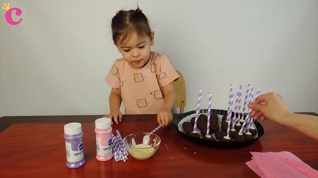 Готовим Кейк-попсы (Cake Pops), рецепт приготовления Cake pops make at home ► София маленькая смотреть онлайн