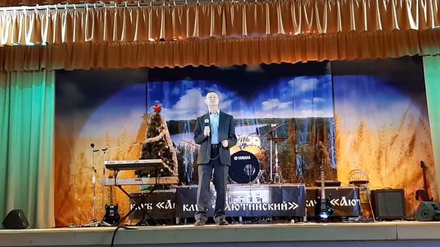 Домик с окнами в сад-исполняет Владимир Саданов муз.школа им,Танеева А г,Шахты РОстовской обл, смотреть онлайн