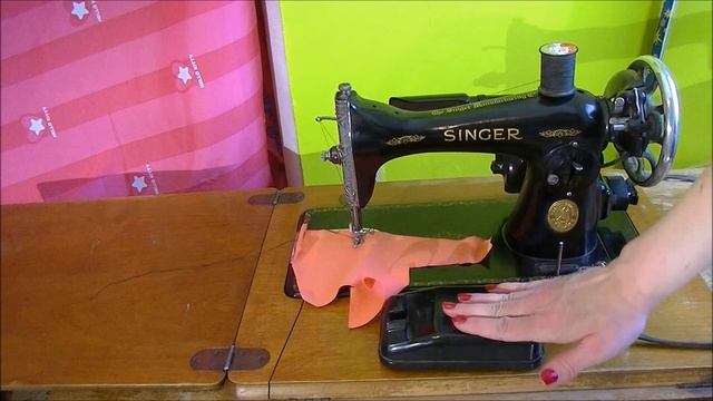 Singer Sewing Machine & Accessories Antique Vintage 1936-1948 смотреть онлайн