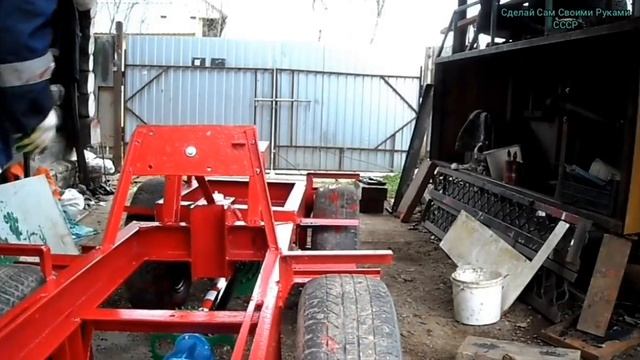 Минитрактор-переломка 4*4,,Радомир,,сборка после покраски.Minitractor assembly.Russia. смотреть онлайн