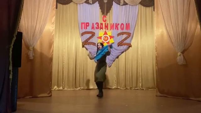 Танец "Синий платочек". Слесарева Ольга.МБУ "Клуб пгт. Грузско- Зорянское г Макеевки" смотреть онлайн
