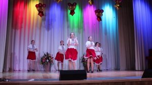 Танцевальный коллектив "Фантазия" танец" Валенки"