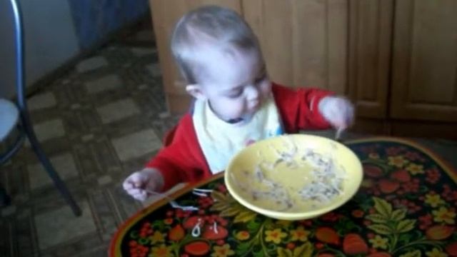 КУШАТЬ ВИЛКОЙ С 1 ГОДА смотреть онлайн