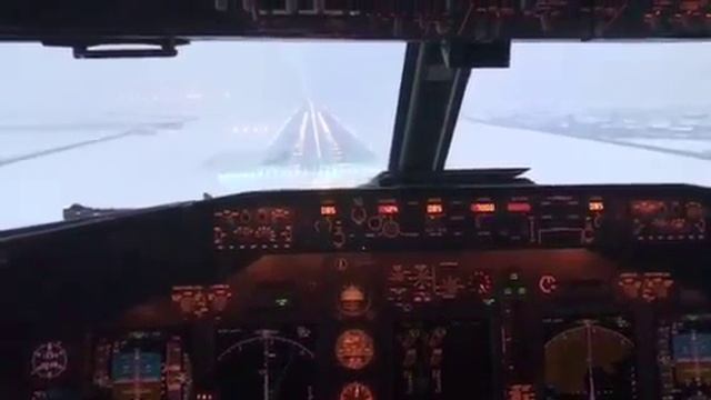 Boeing 737 посадка в сильный туман в аэропорту Звартноц Ереван смотреть онлайн