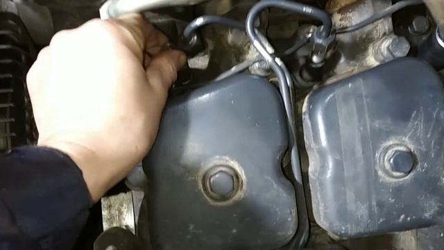 Комацу 93R. Не работает на больших оборотах, синий дым из трубы смотреть онлайн