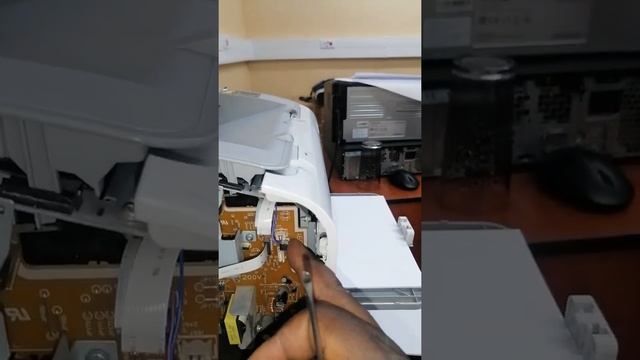 Hp Laserjet p1102 printing blank page, simple fix смотреть онлайн