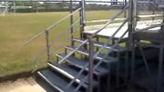 6 stair ollie at Alvin High School смотреть онлайн