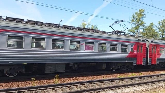 ЭТ2М 050 '' РОССИЯ ?? " отправляется от ж/д станции "Сиверская" смотреть онлайн