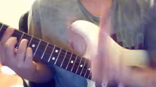 Usher - U Remind Me - Two different guitar styles смотреть онлайн