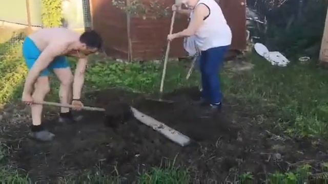 Как вскопать грядки смотреть онлайн