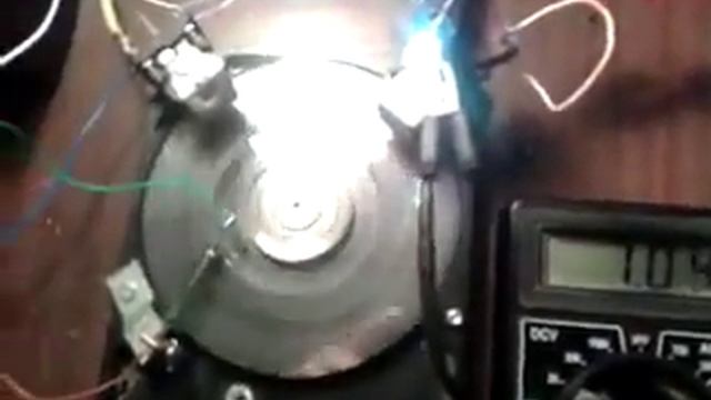 Генератор СЕ Бедини с самозапиткой