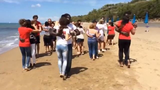 Kizomba flash mob con Mc Cap chiocolatino смотреть онлайн
