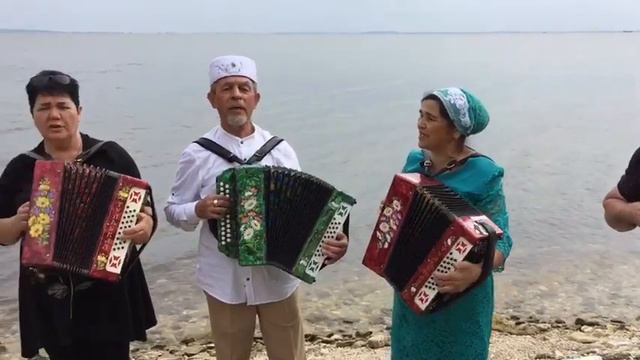 Татар гармучылары Чулман ярында нишләп йөри? Татарская песня на берегу Камы!