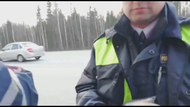 Давай документы, а то вызовем ДПС. смотреть онлайн