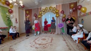 Смешная сценка  на выпускном в детском саду