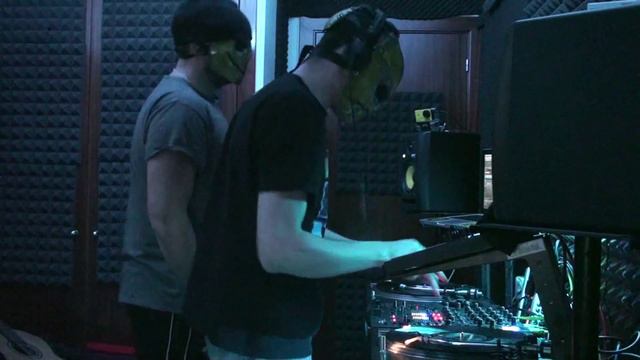 The YellowHeads Studio Live Mix (week 010) смотреть онлайн