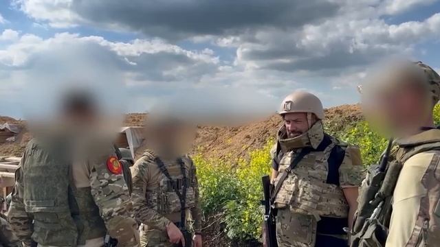 [ Альбом ]
Спрашивают как у нас тут дела. Отвечаю: Провели совещания в Токмаке, Пологах, Куйбышево смотреть онлайн