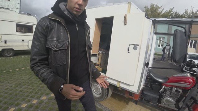 Маленький мотодом везёт в Большую жизнь. смотреть онлайн