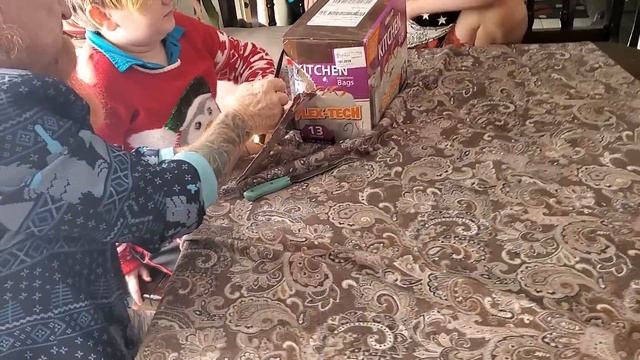 Распаковка подарков от подписчиков (всей семьёй) смотреть онлайн