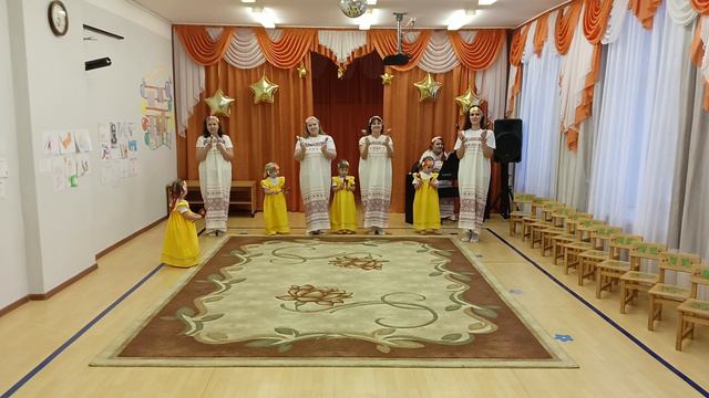 танец с мамой "Ложечки" - дети 2-х лет.mp4 смотреть онлайн