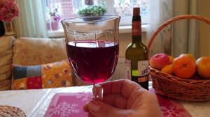 Вино ягодное домашнее, как делаем на даче из ягод черной. красной смородины...и яблок с