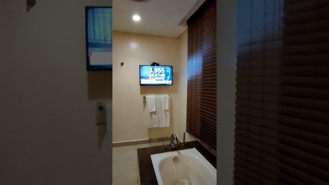 CRIMSON RESORT MACTAN - GARDEN DELUXE ROOM TOUR смотреть онлайн