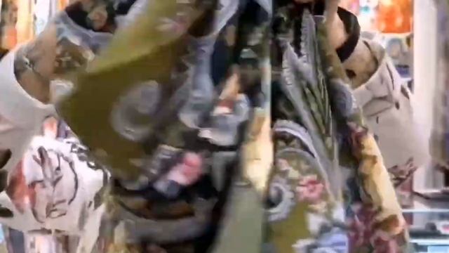 Цвет хаки или болотный. Павловопосадские платки в Минске. Светлана смотреть онлайн