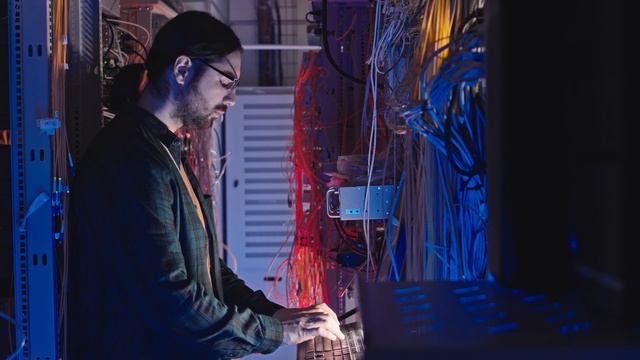 What can go wrong with SQL? | with Head of SQL Data Services, Constantinos Florides смотреть онлайн