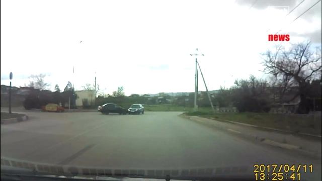 В Керчи столкнулись Лада и Ланос смотреть онлайн