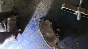 Замена передних колодок Тоёта Приус 20