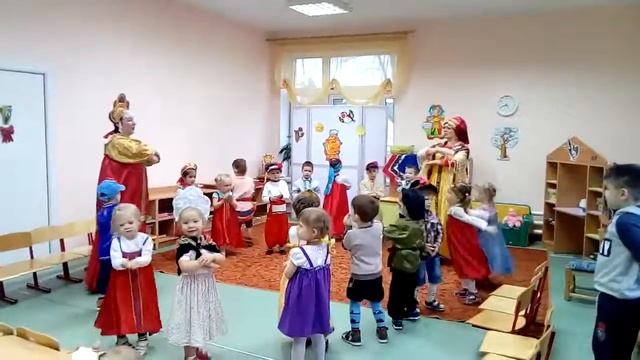 Малыши поют про блины смотреть онлайн