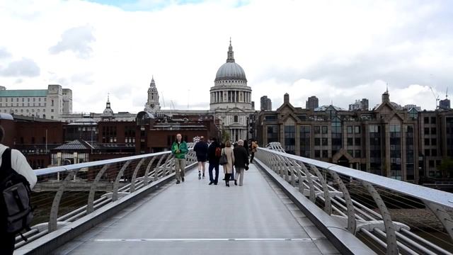 The Millennium Bridge or Millennium Foot Bridge, London England, A Must For Britain Travel смотреть онлайн
