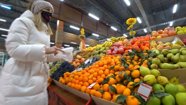 Закупка овощей и фруктов на Рынке смотреть онлайн