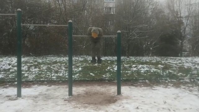 кто сделает круче элемент на турнике смотреть онлайн